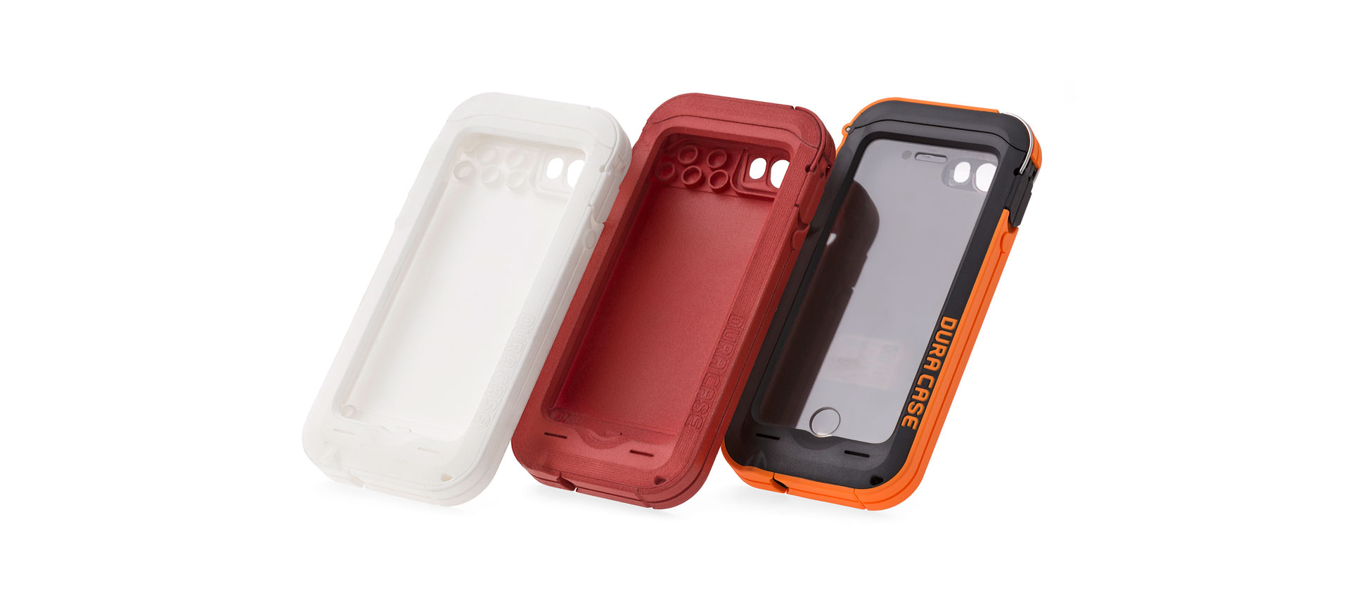 Nahaufnahme eines Bauteils in 3 Bearbeitungszuständen nach dem selektiven Lasersintern